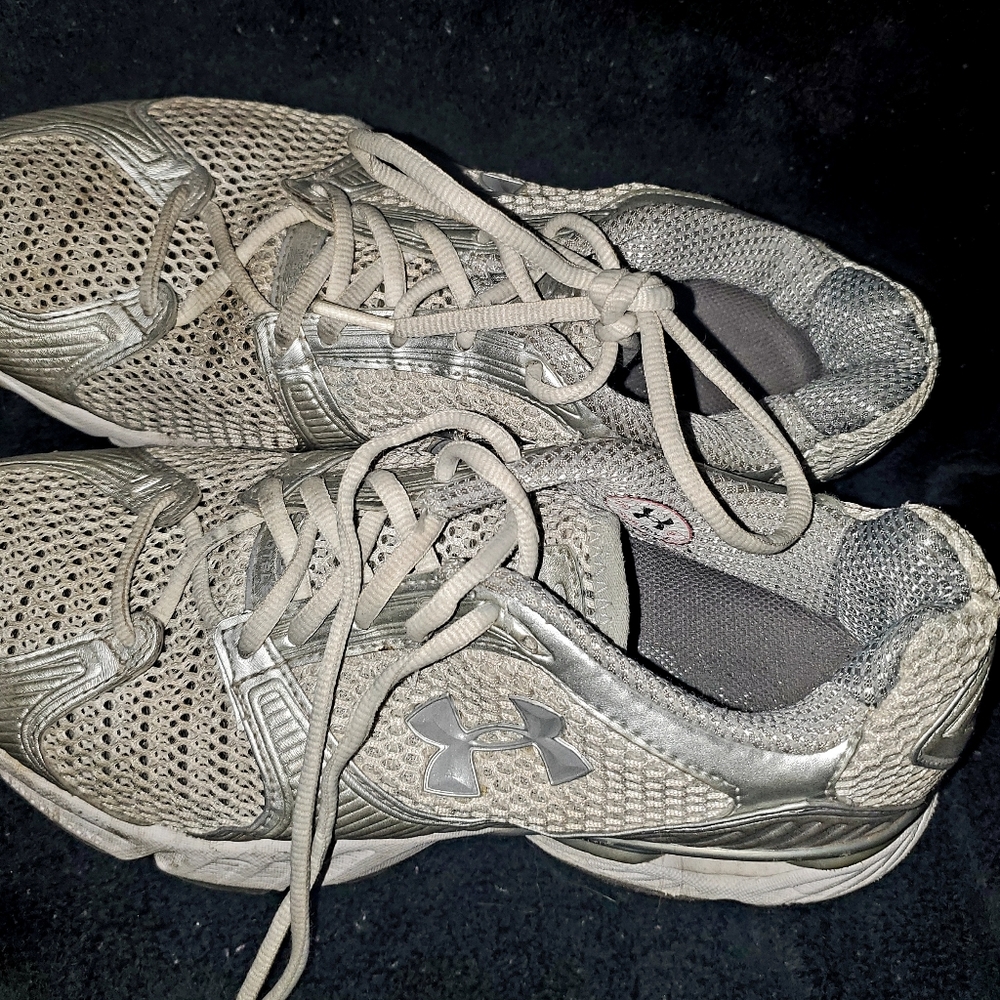 Under Armour tennis shoes